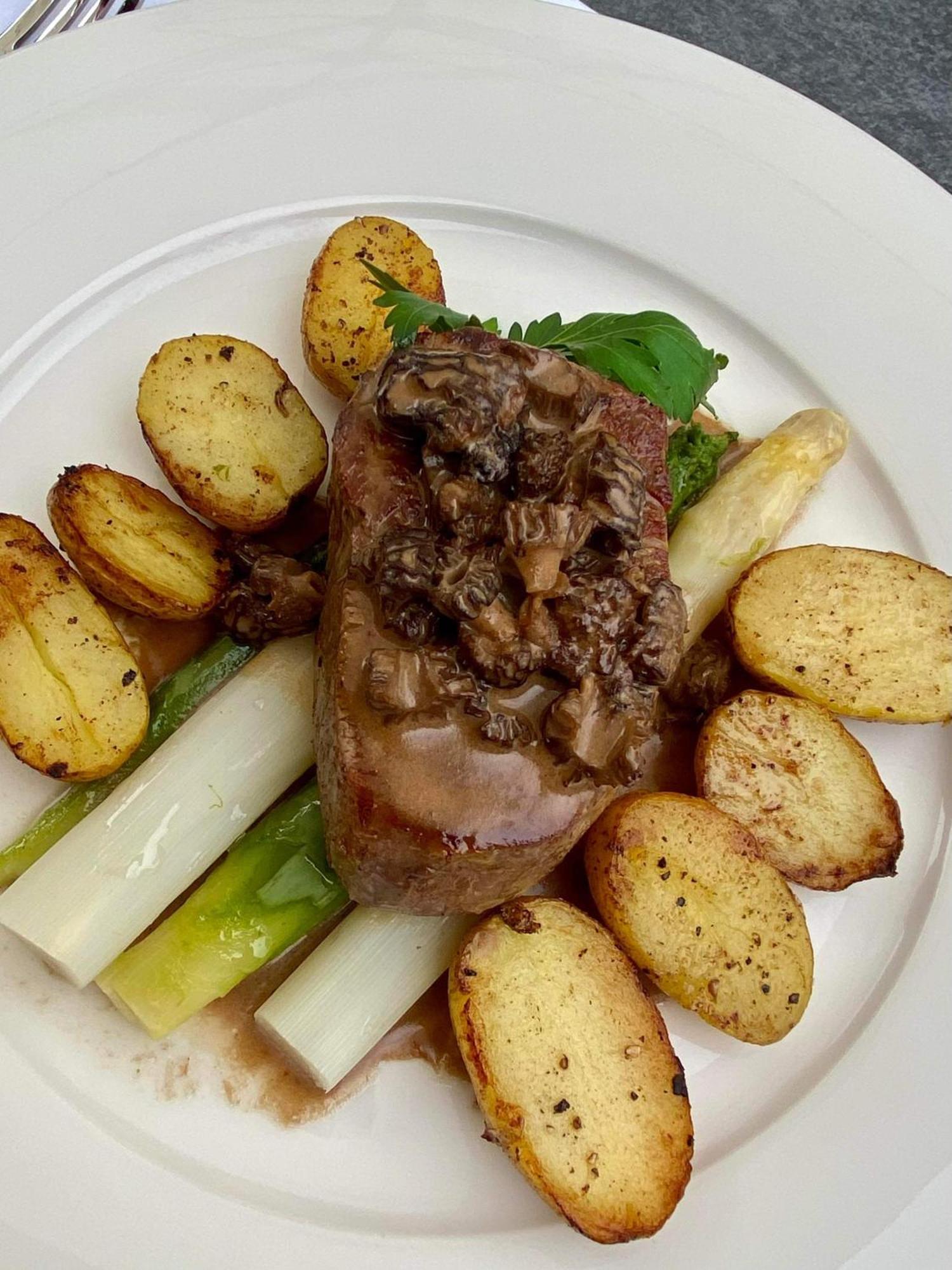 Hotel Restaurant Croix Blanche Sugiez Екстер'єр фото