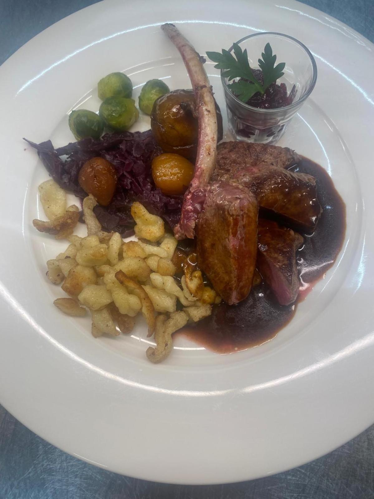 Hotel Restaurant Croix Blanche Sugiez Екстер'єр фото