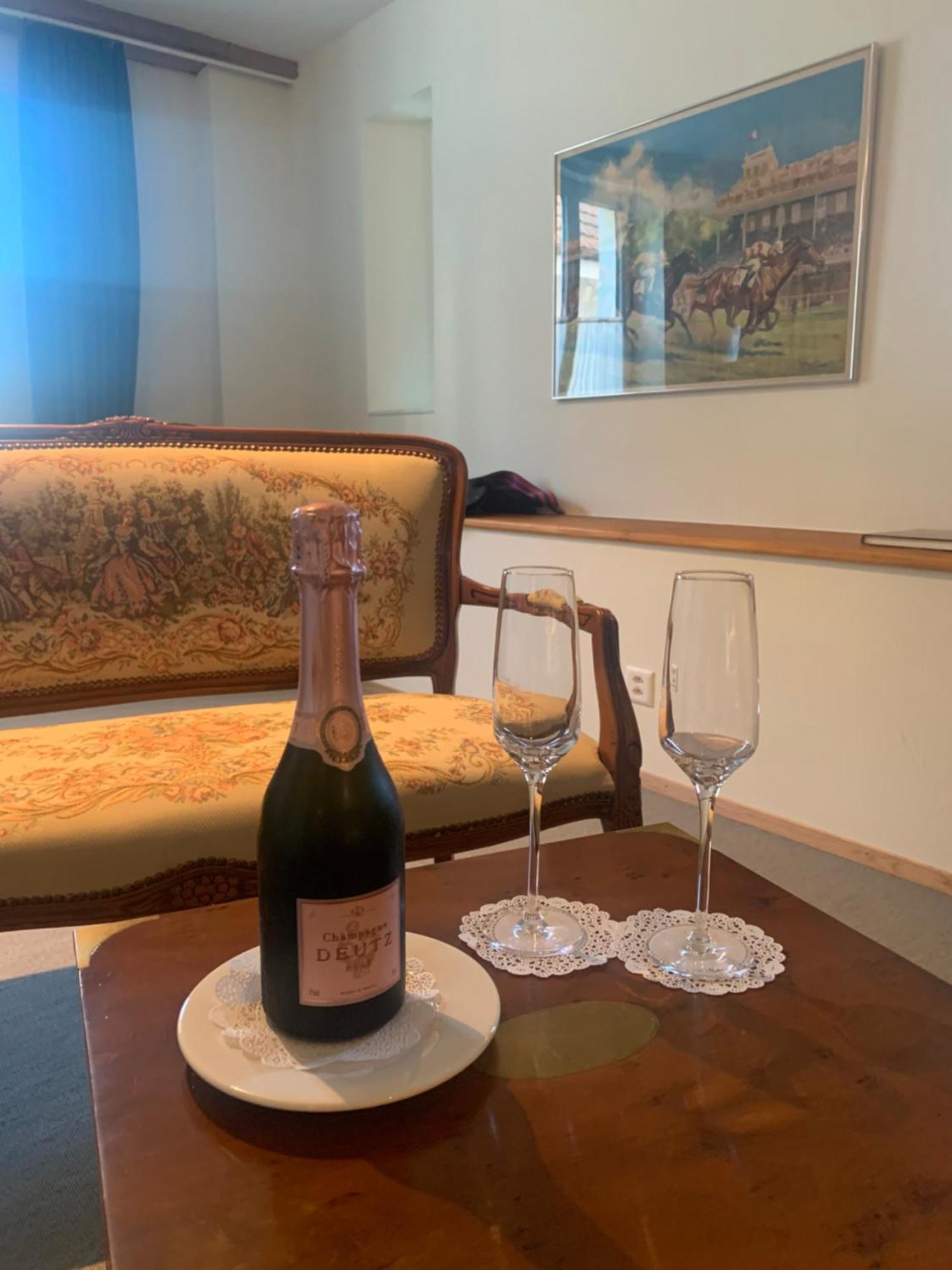 Hotel Restaurant Croix Blanche Sugiez Екстер'єр фото